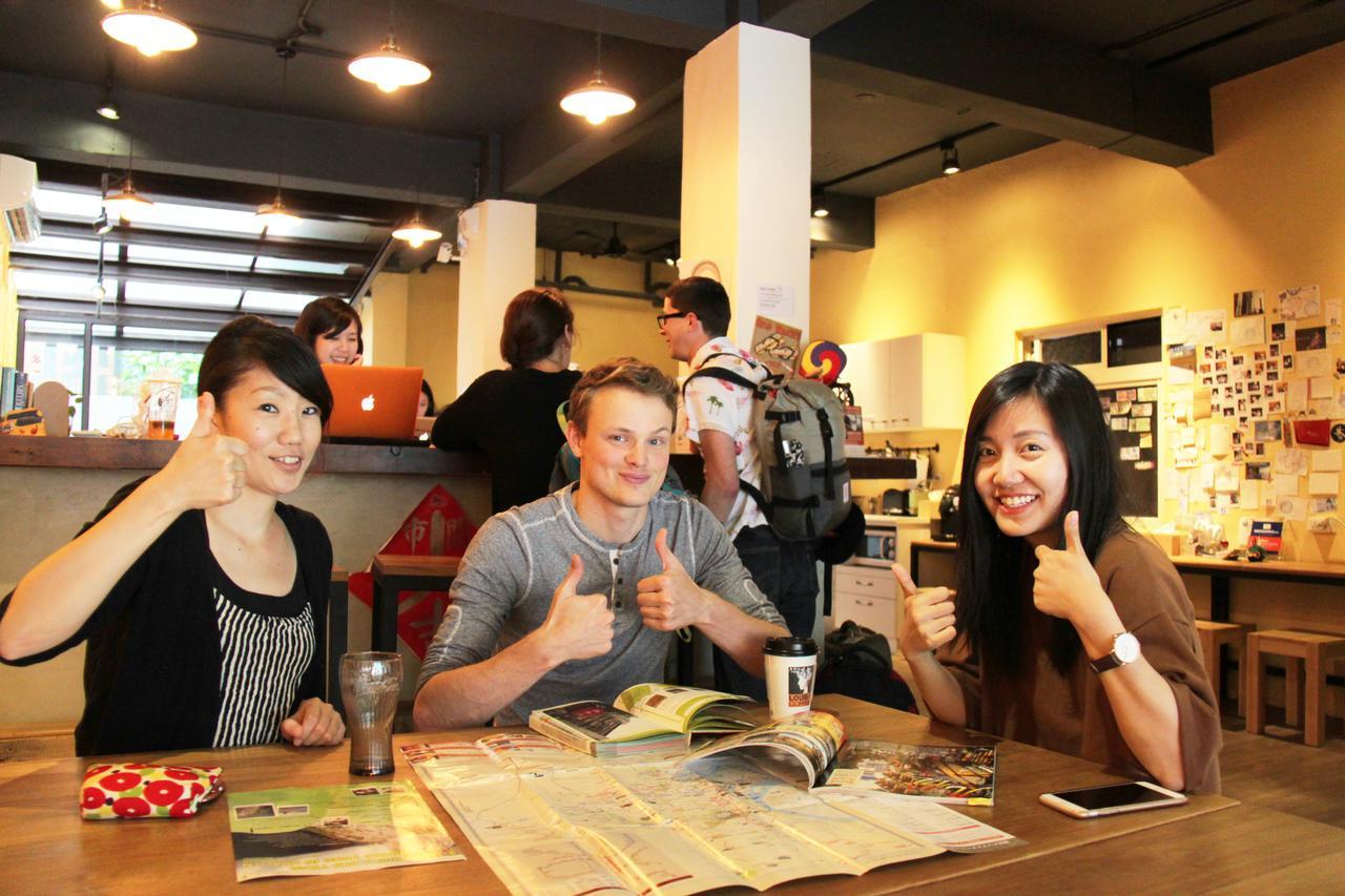 Flip Flop Hostel - Main Station Taipei Esterno foto