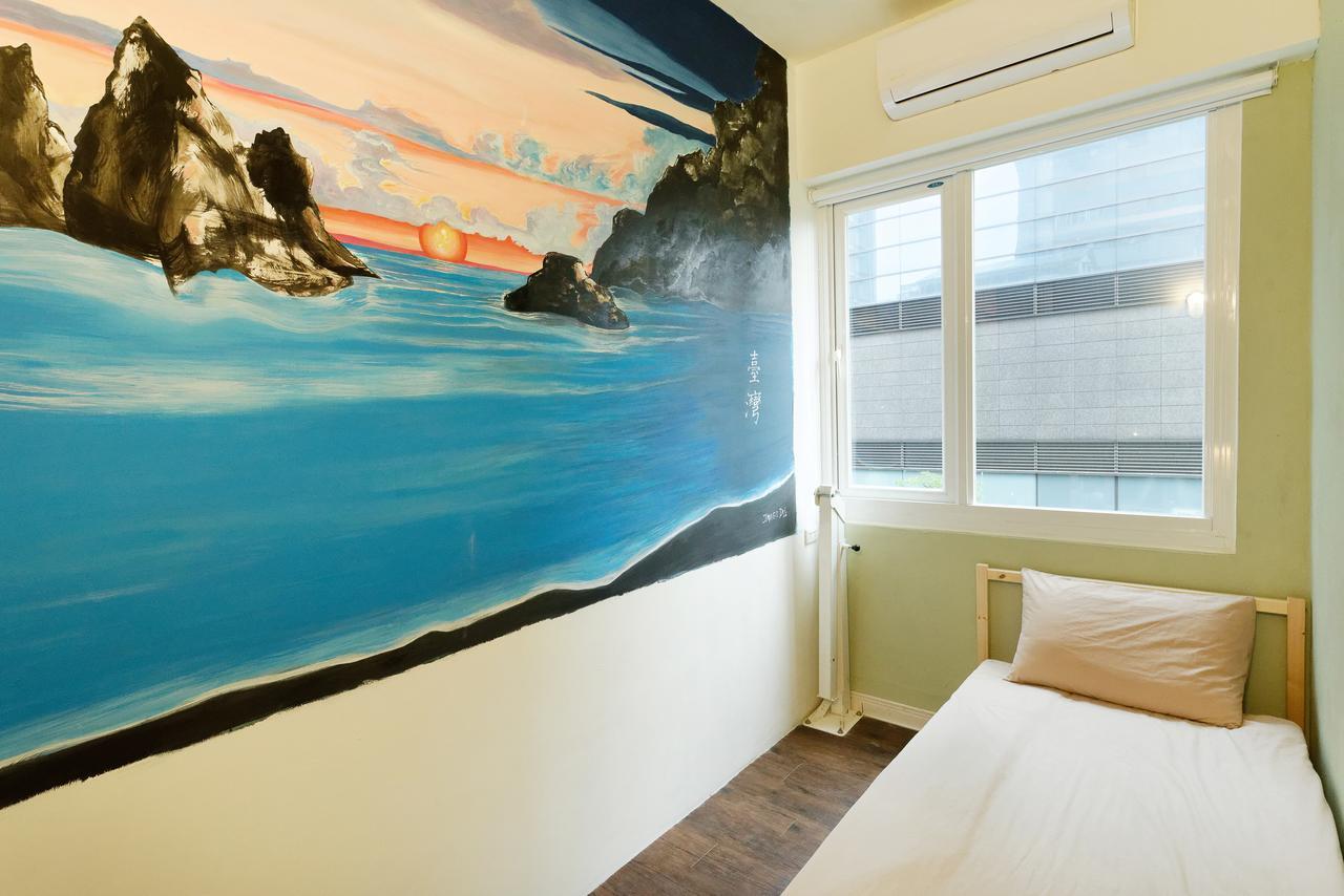 Flip Flop Hostel - Main Station Taipei Esterno foto