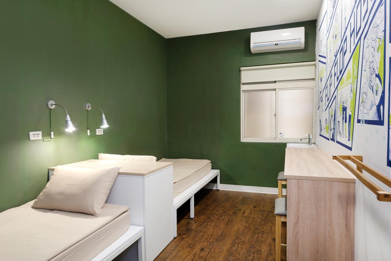 Flip Flop Hostel - Main Station Taipei Esterno foto