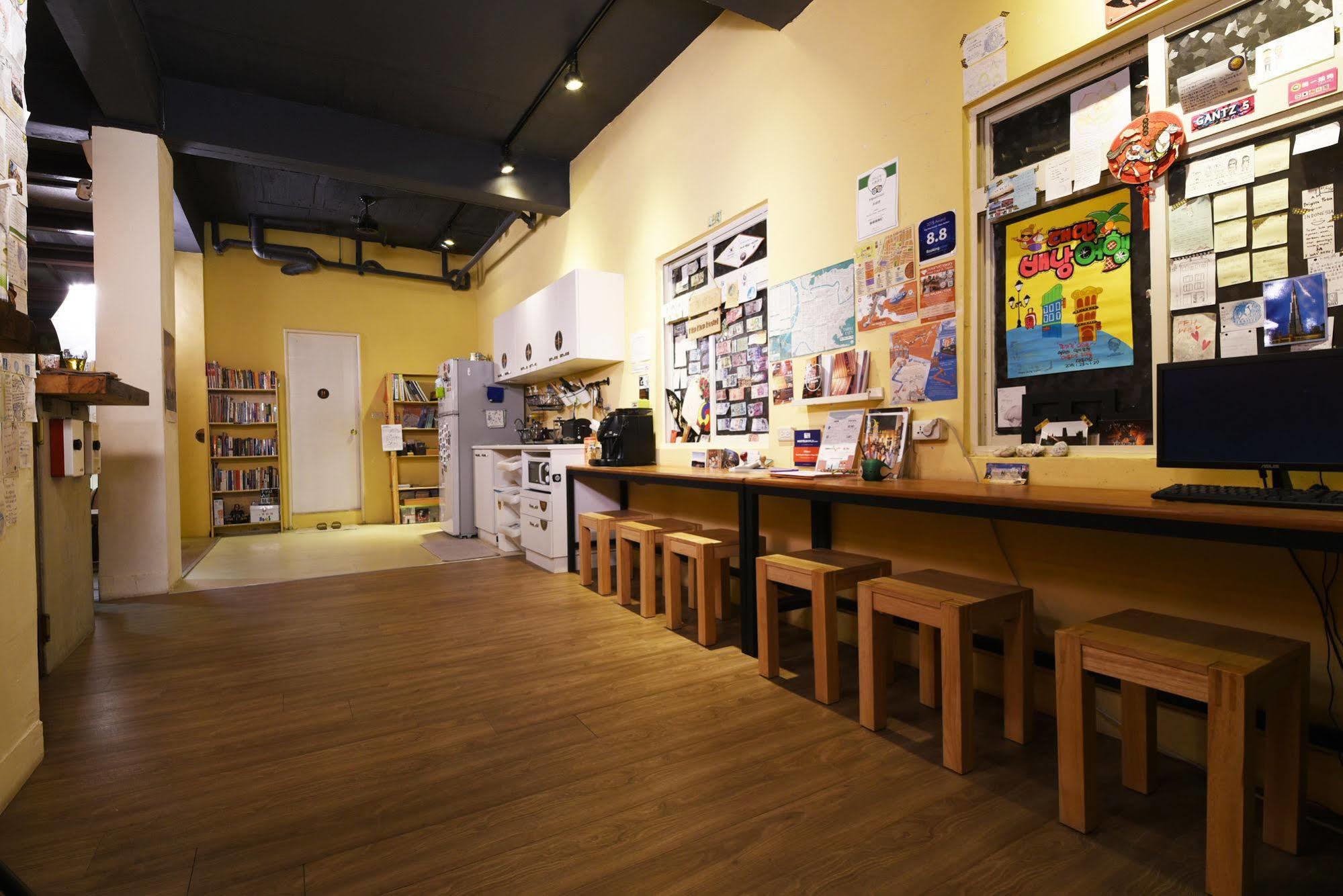 Flip Flop Hostel - Main Station Taipei Esterno foto